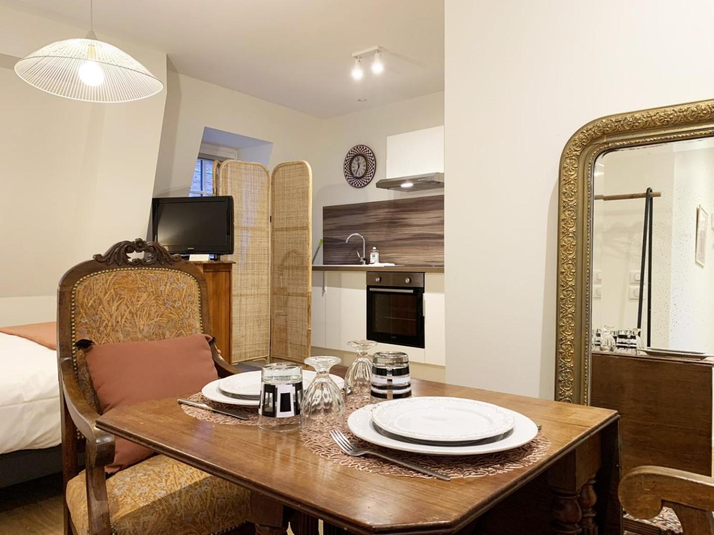 Monet - Appartement Pour 2 Personnes Chartres Buitenkant foto
